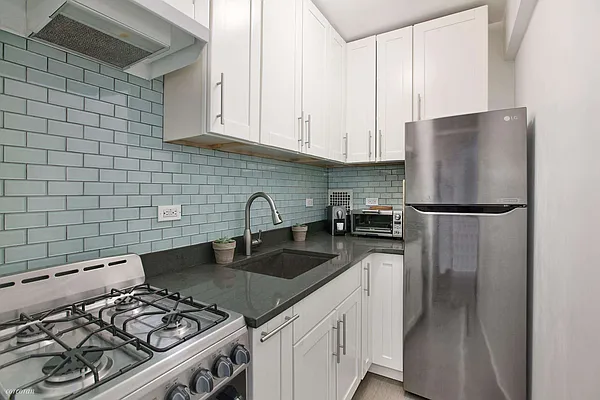 Sold by Corcoran | media 3