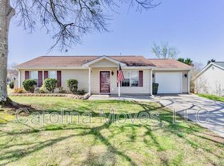 501 Country Gardens Dr, Fountain Inn, SC 29644