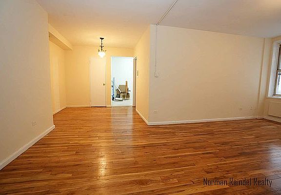 4th image of 1745 E 12th St APT 2C