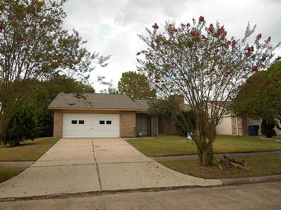 1st image of 15634 Camino Del Sol Dr