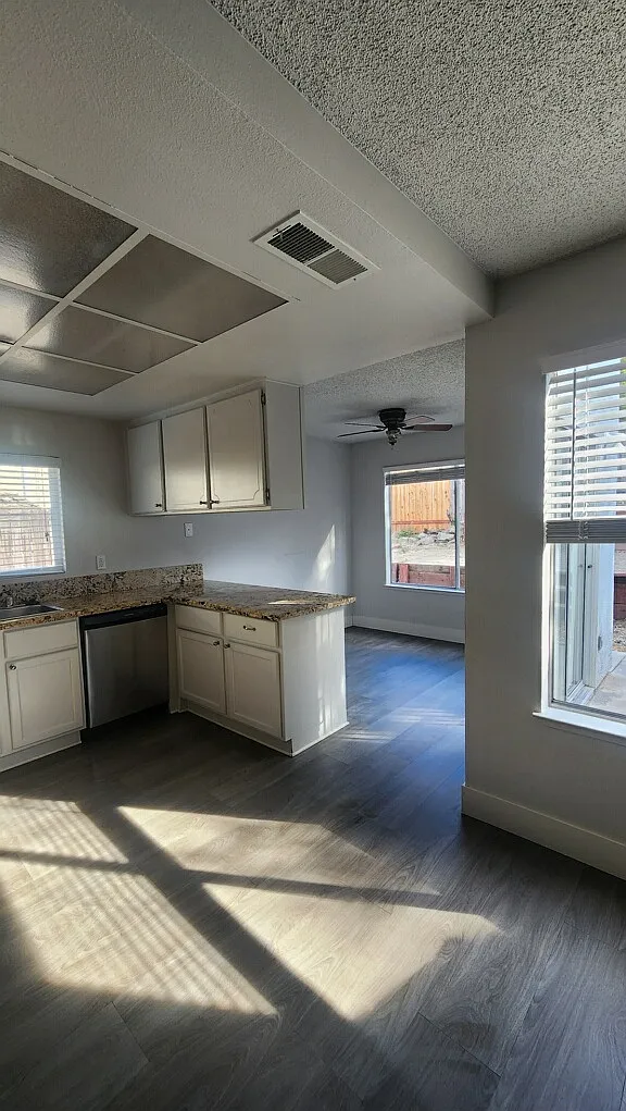 4 bed, 1679 sqft, $2,900 — Photo 4