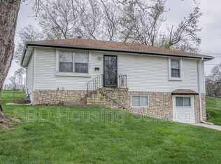 7407 Loma Vista Dr, Kansas City, MO 64138