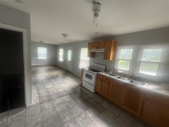5th image of 10052 Stimson Dr