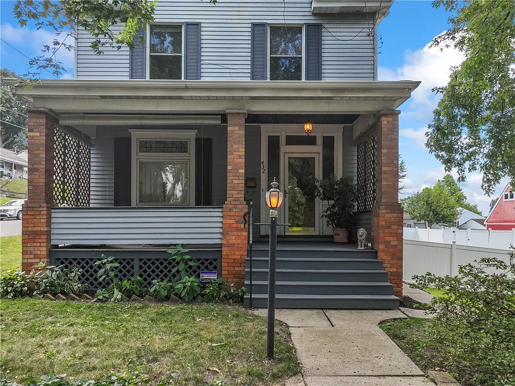 432 Holmes Ave photo 1