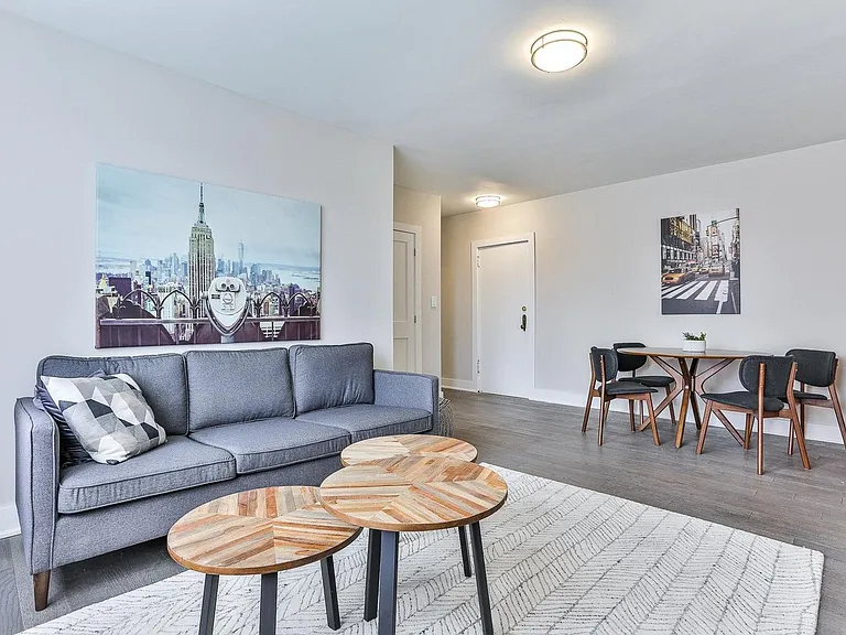 448 Spadina Rd — Photo 11