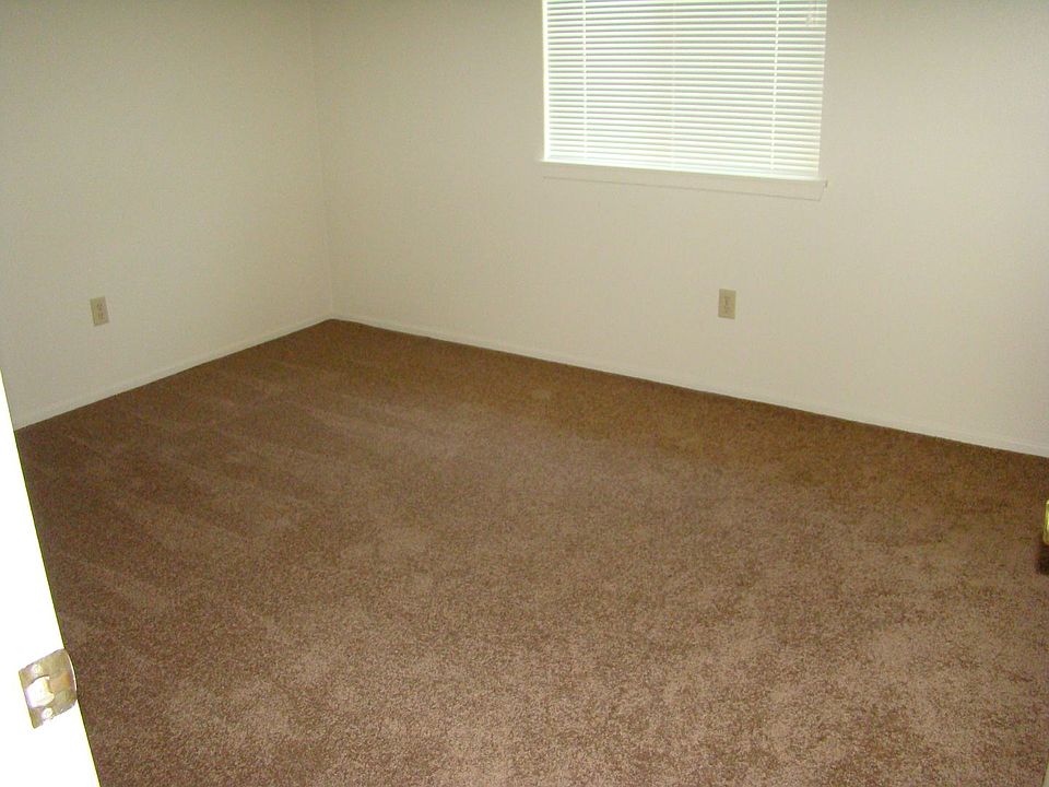 1st image of 15554 Bear Valley Rd APT 4