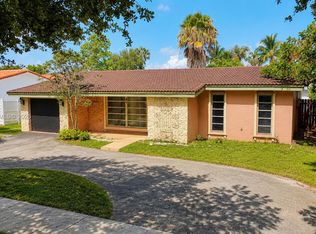 1060 N Douglas Rd, Hollywood, FL 33024