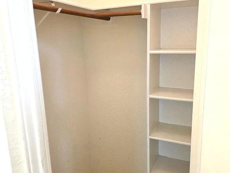 1600 Hollow Tree Blvd — Photo 21