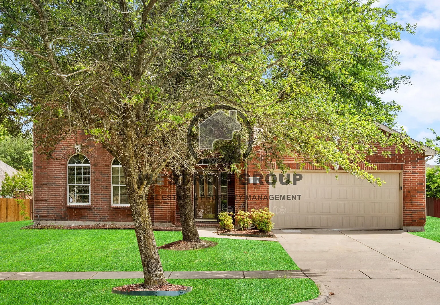 5 bed, 4.0 bath, 4106 sqft, $3,695 — Photo 1