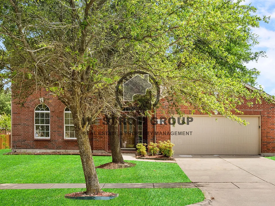 1738 Rock Ridge Dr
