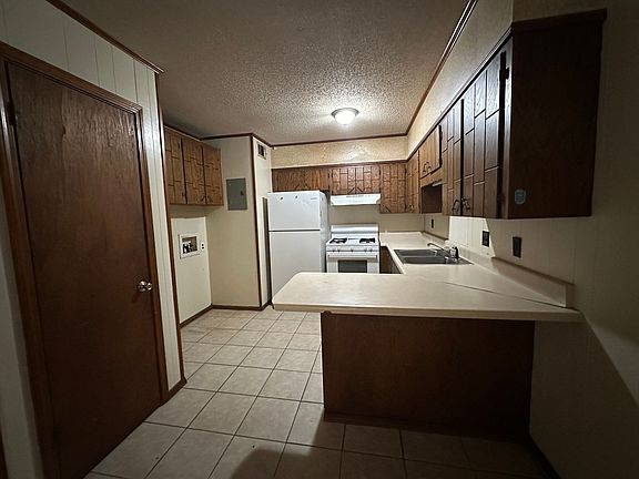 3rd image of 710 E O St APT 1