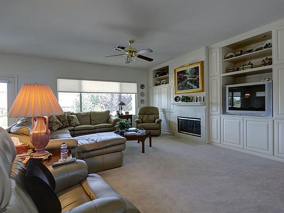 4th image of 2761 Goldcreek St