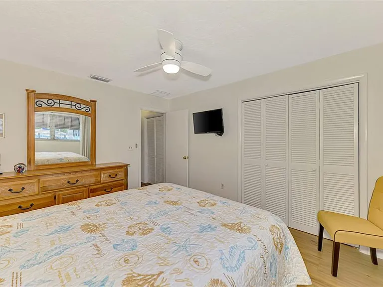 4946 Commonwealth Dr — Photo 42