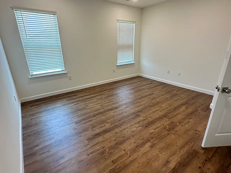 8641 Lockridge Rd — Photo 12