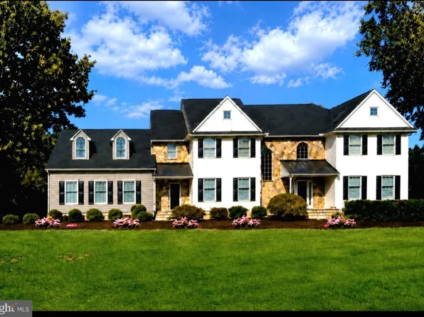 31 Barrington Ln, Chester Springs, PA 19425