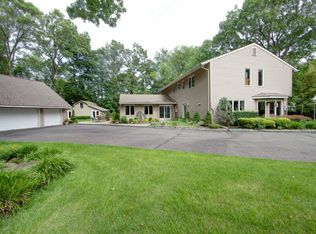 105 Lisa Ct, Wyckoff, NJ 07481