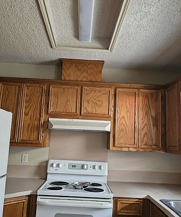 2nd image of 1009 Lexington Cir #3