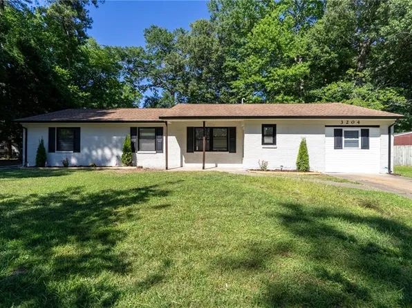 3204 Club House Rd, Virginia Beach, VA 23452