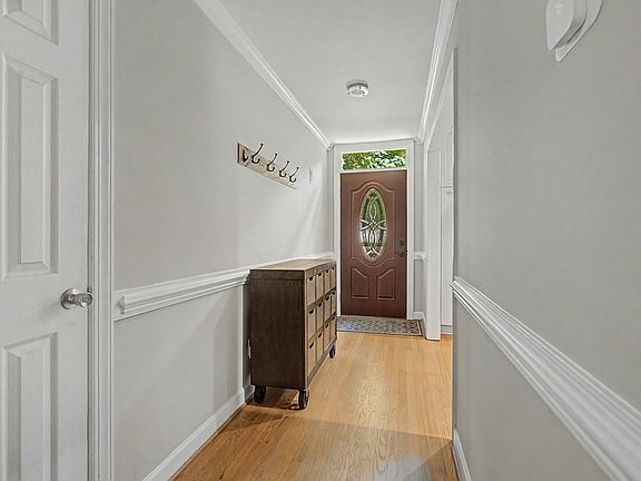 4th image of 500 Pinewood Dr