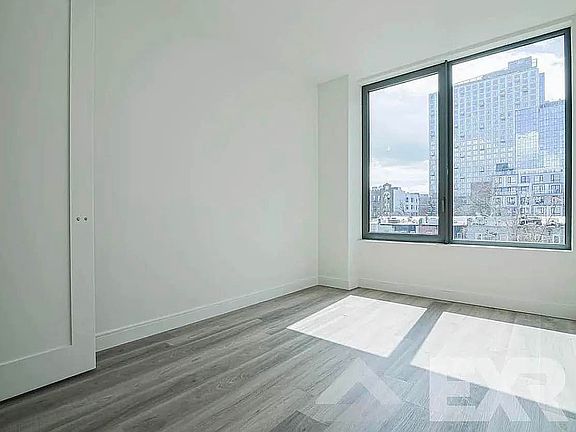 5th image of 160 Clarkson Ave APT 7S