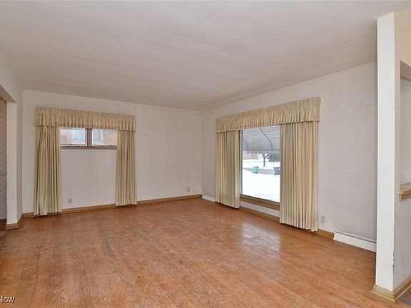 3rd image of 123 Willard Ave