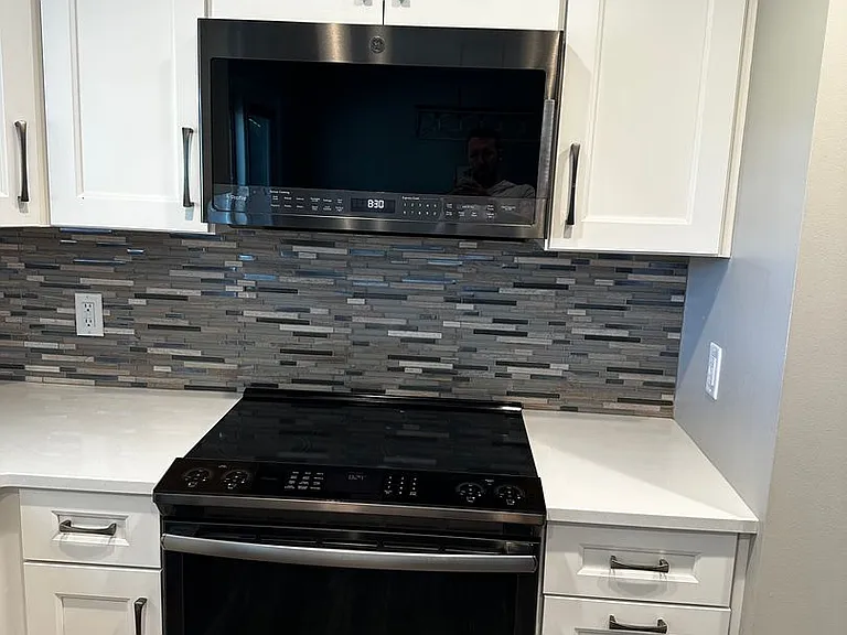 1102 E Sleepy Hollow Ln — Photo 27