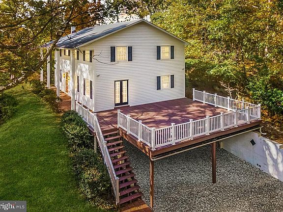 2nd image of 1815 Genther Ln