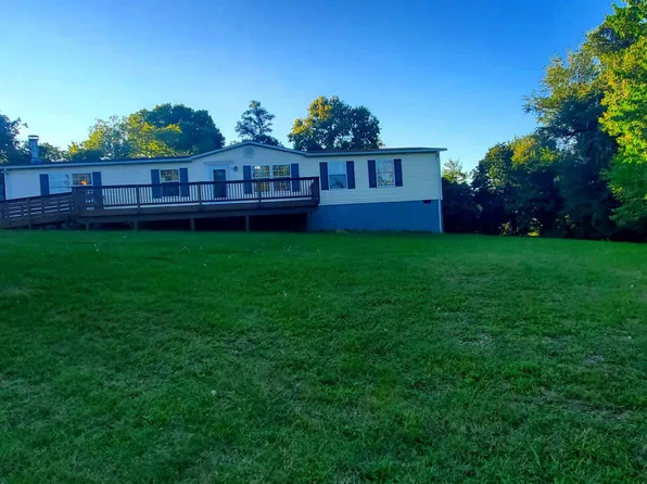 70 Sanitary Ln, Toms Brook, VA 22660