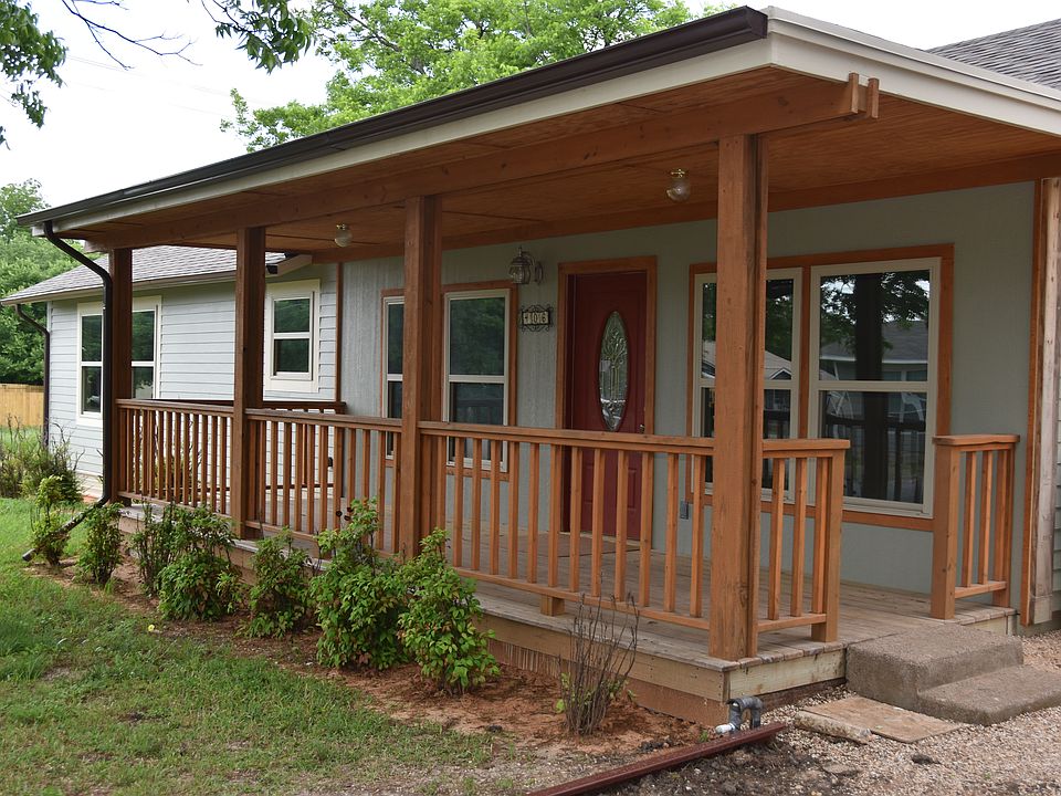 Beautiful covered porch