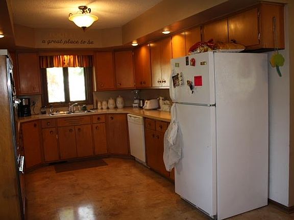 5th image of 26445 Nystrom Ave