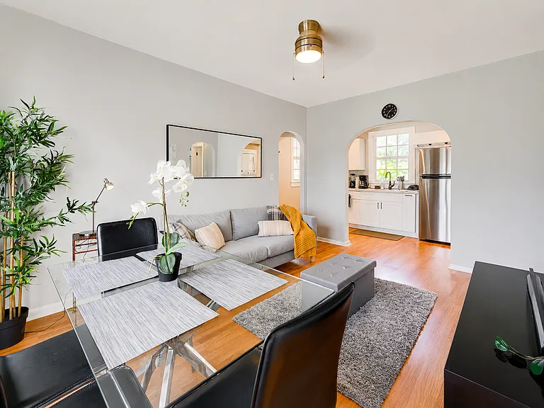 227 SW 30th Ave #2 — Photo 3