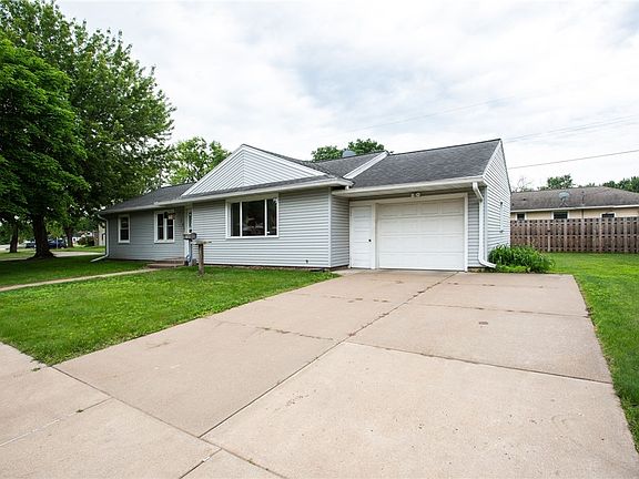 2nd image of 121 Viking Place