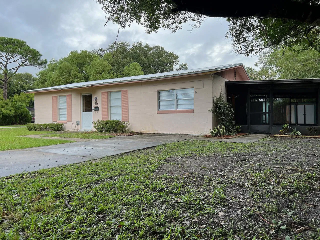 2 bed, 902 sqft, $1,600 — Photo 2