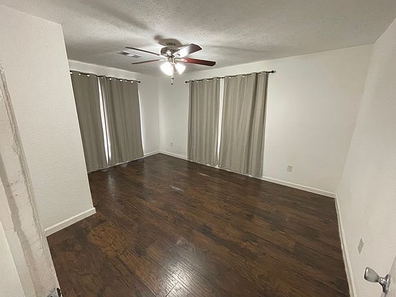 3rd image of 5910 Petty St