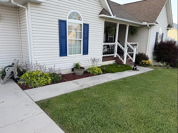 139 Clover Cir, Jacksboro, TN 37757