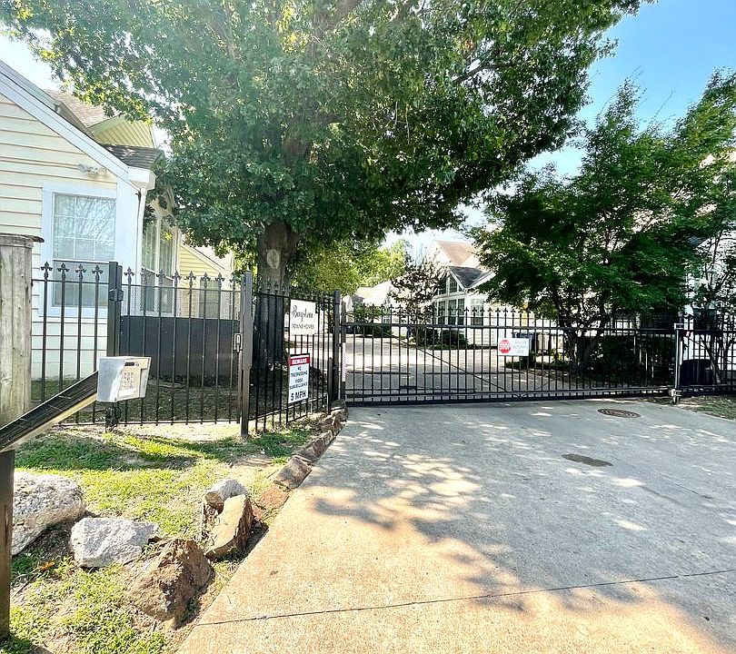 1st image of 1338 E 58th St #166