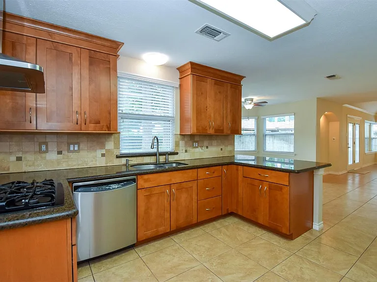11914 Normont Dr — Photo 11