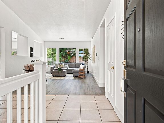 5th image of 774 Sugar Pine Dr