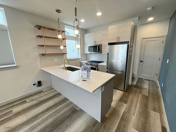 4th image of 1010 NE 92nd St #A