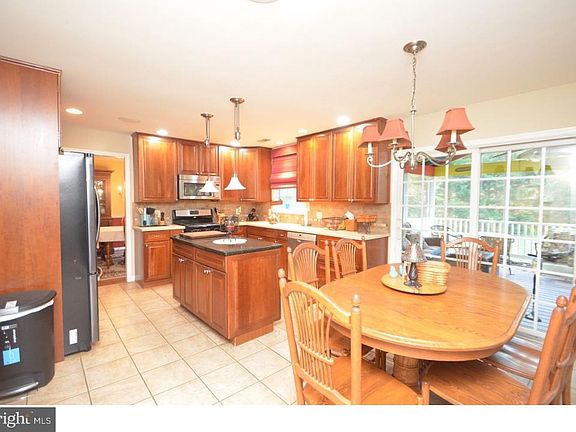 3rd image of 418 Benjamin Wright Dr