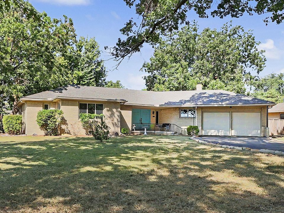 1st image of 423 S Brookside Dr
