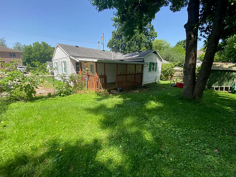 102 Eastwood Dr — Photo 10