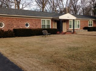 400 Wenneker Dr, Saint Louis, MO 63124