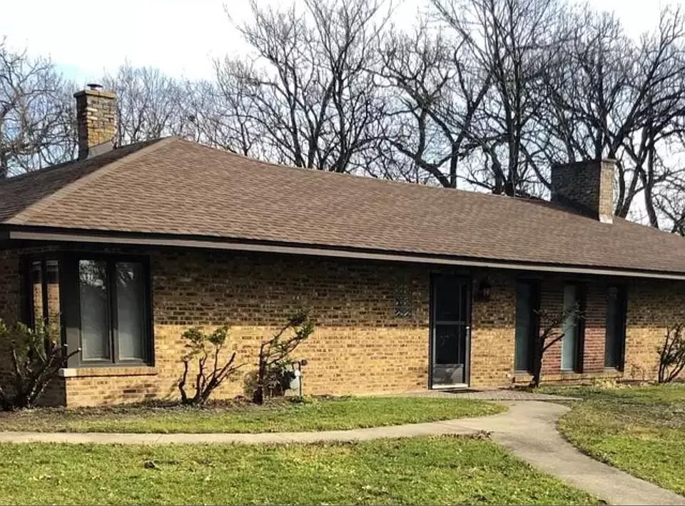2nd image of 406 Concord Ave