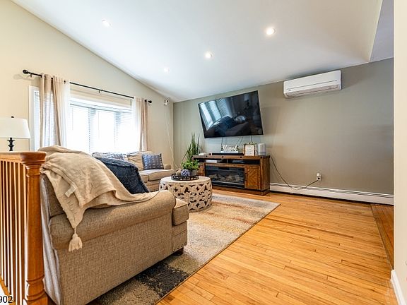 3rd image of 533 Atlas Rd