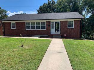 1529 Morningside Dr, Burlington, NC 27217