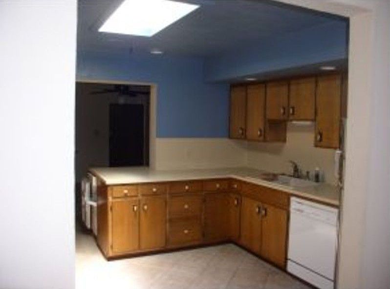 2nd image of 105 Anona Pl