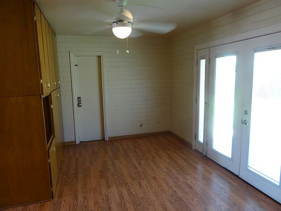 Dining Area Off Kitchen