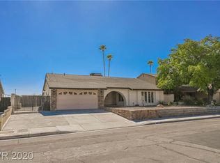 305 Broxton Ln, Las Vegas, NV 89107