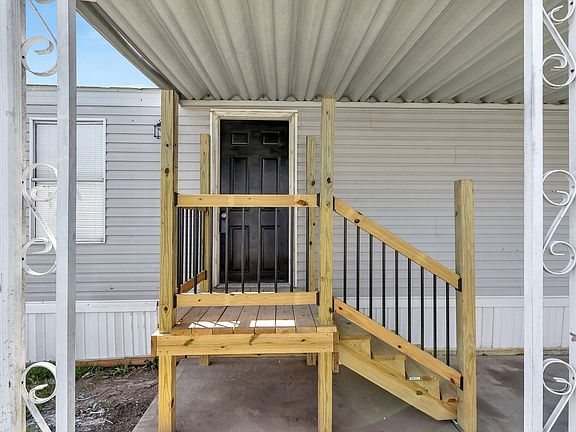 3rd image of 1100 Thornwood Dr Lot 86